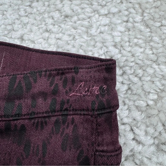 Goldsign Skinny Pants Jeans in Burgundy Animal Print. Size 27. Made in USA - Picture 6 of 15